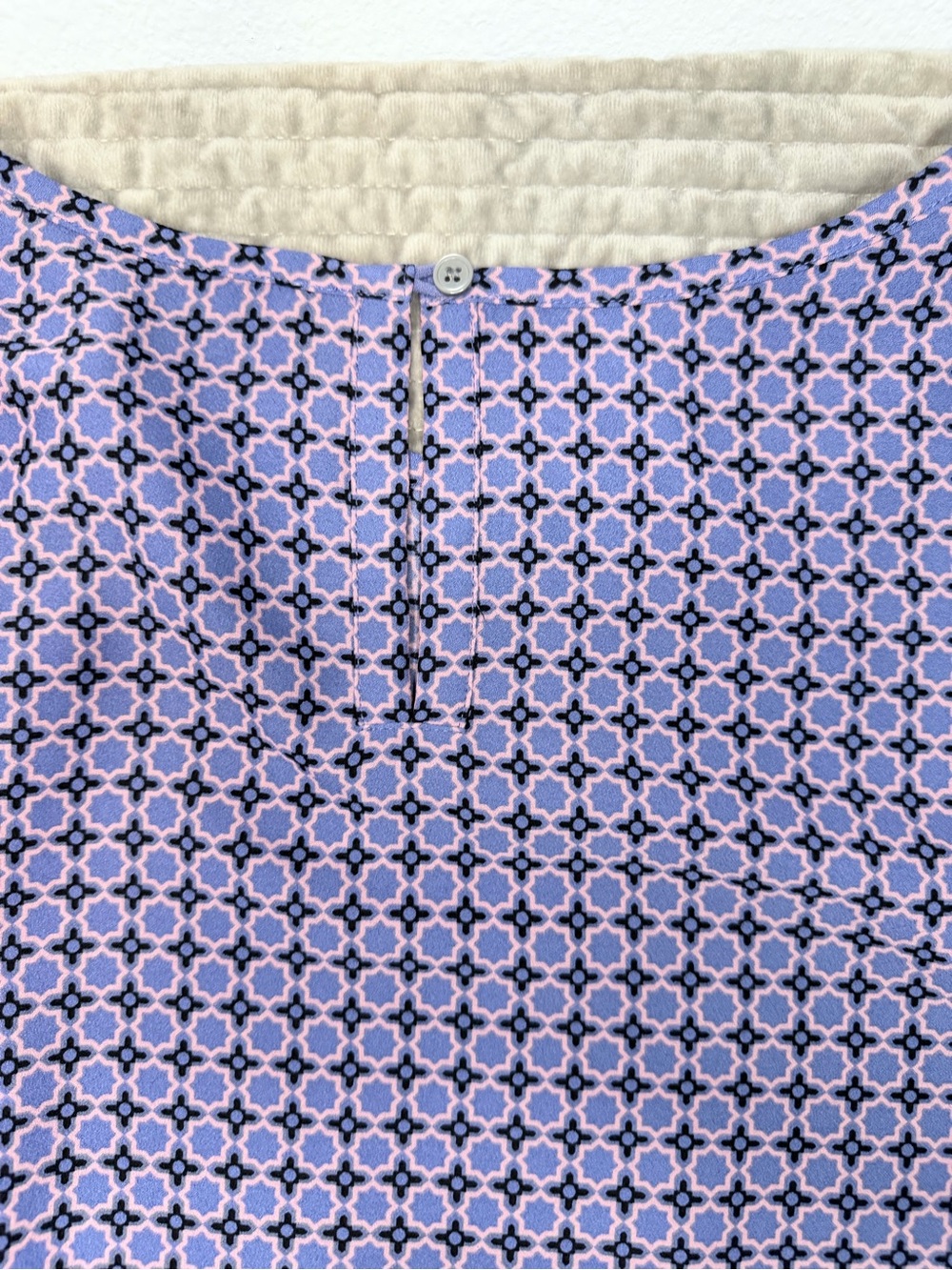 LOFT Plus Floral Trim Geometric Print Blouse Size 18 Lavender Long Sleeve Top - Picture 5 of 7